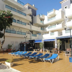 Отель Playamarina II Aparthotel Cabo Roig бассейн