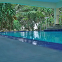 Arena Hotel бассейн