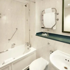 Отель Thistle Barbican Shoreditch 3* Стандартный номер с различными типами кроватей фото 3