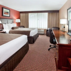 Отель Crowne Plaza Cleveland South-Independence 3* Стандартный номер с различными типами кроватей