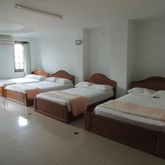 Minh Cat Hotel 2* Стандартный семейный номер с двуспальной кроватью