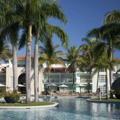 Отель VH Gran Ventana Beach Resort - All Inclusive бассейн