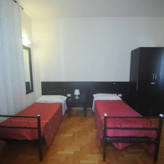 Hostel Beauty Стандартный номер с 2 отдельными кроватями (общая ванная комната)