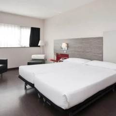 Отель ILUNION Barcelona 4* Стандартный номер с различными типами кроватей фото 18