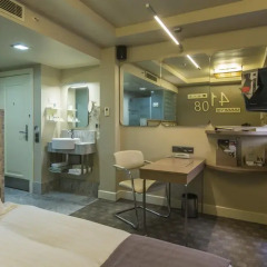 The Peak Hotel 4* Номер Eccentric с 2 отдельными кроватями