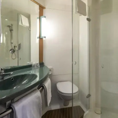 Hotel ibis Schiphol Amsterdam Airport 3* Стандартный номер с различными типами кроватей фото 9