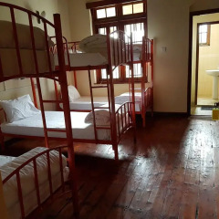 Nuwara Eliya Hostel by Backpack Lanka Кровать в общем номере с двухъярусной кроватью фото 5