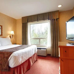 Отель BEST WESTERN PLUS Valemount Inn & Suites 3* Люкс с различными типами кроватей фото 2