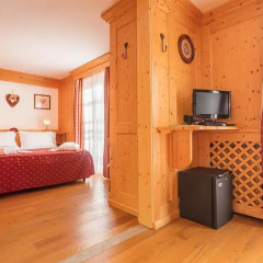 Hotel Lo Scoiattolo 4* Полулюкс с различными типами кроватей