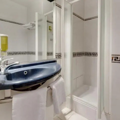 Отель Hôtel Clarisse 3* Стандартный номер с различными типами кроватей фото 5