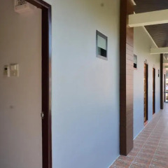 Отель Phongpipat Lanta Mansion интерьер отеля