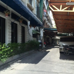Luz Hostel Бангкок парковка