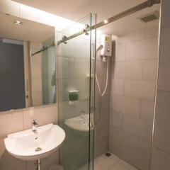 Отель Sleepbox Sukhumvit 22 Кровать в общем номере фото 6