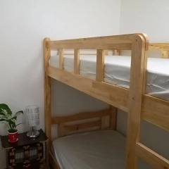 Отель Duri Guesthouse Кровать в мужском общем номере с двухъярусной кроватью