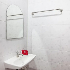 Отель ZEN Rooms Naka Phuket Пхукет ванная