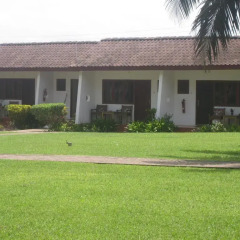 Отель Coconut Grove Beach Resort 2* Люкс с различными типами кроватей