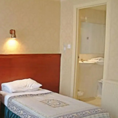 Smiths Hotel 2* Стандартный номер фото 14