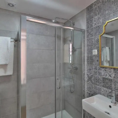 Stay Inn Lisbon Hostel Люкс с различными типами кроватей
