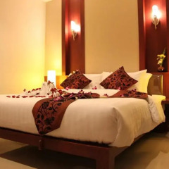 Отель Patong Hemingways 4* Улучшенный номер
