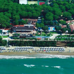 Отель Holiday Village Фонди приотельная территория