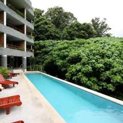 Отель Tasanee Penthouse бассейн