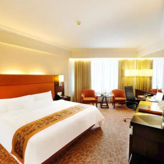 Rembrandt Hotel Suites and Towers 4* Улучшенный номер с двуспальной кроватью фото 6