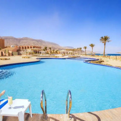 Отель Dome Marina Swiss Inn Resort бассейн
