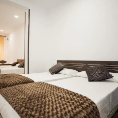 Отель Hostal Rincón De Sol Стандартный семейный номер