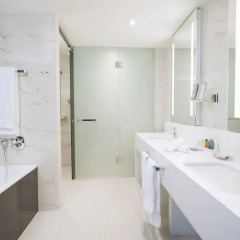 Отель Hilton Tallinn Park 4* Люкс повышенной комфортности с разными типами кроватей фото 9