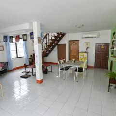 Moments in Bangkok Hostel интерьер отеля