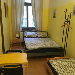 Hostel EMMA Стандартный номер с двуспальной кроватью (общая ванная комната) фото 11