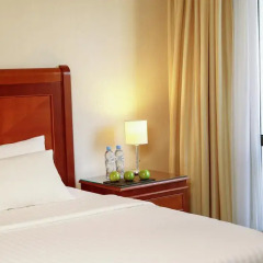 Отель Courtyard by Marriott Tbilisi Грузия, Тбилиси - 5 отзывов об отеле, цены и фото номеров - забронировать отель Courtyard by Marriott Tbilisi онлайн удобства в номере
