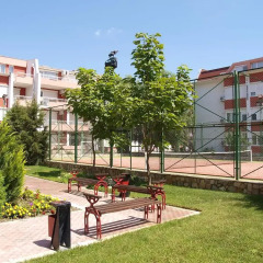 Апартаменты Sunny Fort Apartment Солнечный берег спортивное сооружение