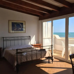 Отель Bed and Breakfast Marinella Стандартный номер фото 6