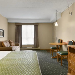 Отель Colonial Square Inn & Suites 2* Стандартный номер разные типы кроватей фото 5