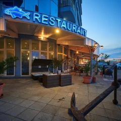 Отель Family Hotel Regata Болгария, Поморие - отзывы, цены и фото номеров - забронировать отель Family Hotel Regata онлайн вид на фасад фото 6