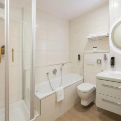 Отель NAAM Apartment Frankfurt City-Messe Airport Германия, Франкфурт-на-Майне - отзывы, цены и фото номеров - забронировать отель NAAM Apartment Frankfurt City-Messe Airport онлайн ванная