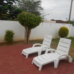 Отель Zanville Bed And Breakfast Габороне бассейн фото 2