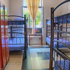 Отель Hostal de Maria Кровать в мужском общем номере с двухъярусной кроватью фото 5