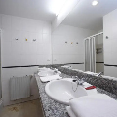 Отель Rialta Apartahotel Испания, Кульередо - отзывы, цены и фото номеров - забронировать отель Rialta Apartahotel онлайн ванная