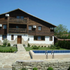 Отель Moskito Guest House Велико Тырново бассейн фото 2