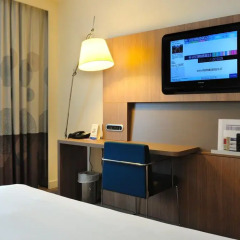 Отель Novotel Brussels City Centre 4* Улучшенный номер с разными типами кроватей