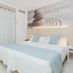 Отель Sun Beach - Только для взрослых 3* Апартаменты с различными типами кроватей