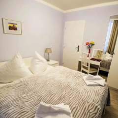Отель Under The Charles Bridge 3bdr Loft Прага комната для гостей фото 5