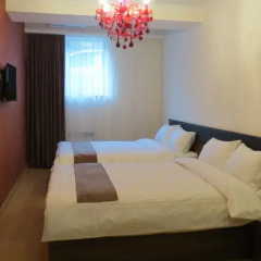 Mashtots Hotel 3* Стандартный семейный номер с двуспальной кроватью фото 5