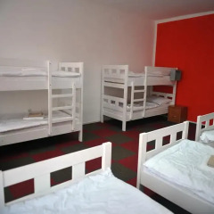 Hostel Sara Кровать в общем номере с двухъярусной кроватью