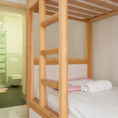 The Nomad Hostel Стандартный номер с двуспальной кроватью (общая ванная комната) фото 3