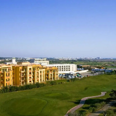 Отель The Residences at Victoria by Tivoli
