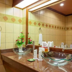 Отель Royal Phawadee Village 3* Люкс с разными типами кроватей фото 6