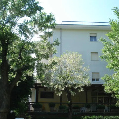 Отель Albergo B&b Serafini Римини